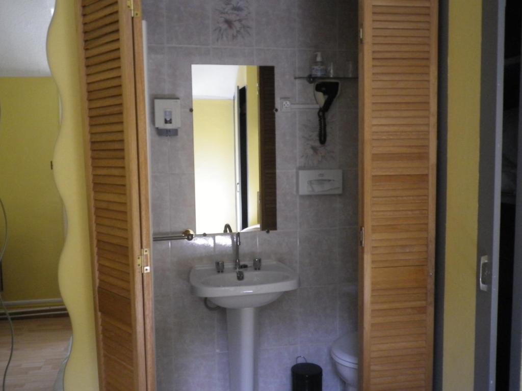 Hotel Ermitage Du Moulin Labotte Haybes Cameră foto